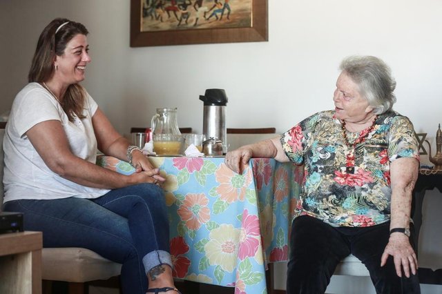 FLORIANOPOLIS, SC, BRASIL, 08/01/2018 - ENTREVISTA NOS - Gabriela Schwartz Heilbraun, sobrevivente do Holocausto, esteve presa em Auschwitz, durante a Segunda Guerra MundialLocal: FlorianópolisIndexador: Betina HumeresFonte: Diário Catarinense FLORIANOPOLIS, SC, BRASIL, 08/01/2018 - ENTREVISTA NOS - Gabriela Schwartz Heilbraun, sobrevivente do Holocausto, esteve presa em Auschwitz, durante a Segunda Guerra MundialLocal: FlorianópolisIndexador: Betina HumeresFonte: Diário Catarinense