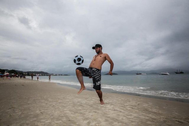 FLORIANÓPOLIS, SC, BRASIL - 22/01/2018Argentinos em Florianópolis. Na foto, Javier Frangiosa FLORIANÓPOLIS, SC, BRASIL - 22/01/2018Argentinos em Florianópolis. Na foto, Javier Frangiosa