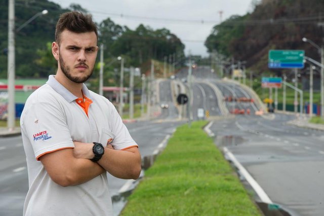 JOINVILLE, SC, BRASIL, 29-01-2018Obra de buplicação na Avenida Santos Dumondt está sem prazo para terminar. JOINVILLE, SC, BRASIL, 29-01-2018Obra de buplicação na Avenida Santos Dumondt está sem prazo para terminar.