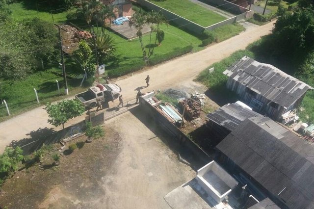 PIRABEIRABA, SANTA CATARINA, BRASIL (06/02/2018): Homens levam veículo de luxo durante assalto e acabam presos pela polícia em Pirabeiraba PIRABEIRABA, SANTA CATARINA, BRASIL (06/02/2018): Homens levam veículo de luxo durante assalto e acabam presos pela polícia em Pirabeiraba