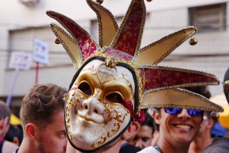  PORTO ALEGRE, RS, BRASIL 03/02/2018 - Carnaval de Rua na Cidade Baixa  -  Festa do bloco Maria do Bairro. (FOTO: ROBINSON ESTRÁSULAS/AGÊNCIA RBS)