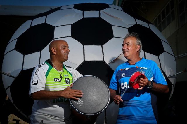FLORIANÓPOLIS, SC, BRASIL, 08-02-2018: Carnaval e futebol. Os torecedores do Figueirense e Avaí - Zezinho Carriço e Cesar Nunes (Cesinha). FLORIANÓPOLIS, SC, BRASIL, 08-02-2018: Carnaval e futebol. Os torecedores do Figueirense e Avaí - Zezinho Carriço e Cesar Nunes (Cesinha).