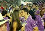 FOTOS: famosos beijam brincando e para valer neste Carnaval
