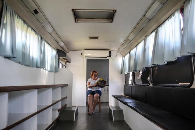 PALHOÇA, SC, BRASIL - 01/02/2018Projeto apoiado pelo Criança Esperança em Palhoça está parado por dificuldades financeiras. Na foto, Lúcia Miguel dos Santos, idealizadora do projeto de contação de histórias PALHOÇA, SC, BRASIL - 01/02/2018Projeto apoiado pelo Criança Esperança em Palhoça está parado por dificuldades financeiras. Na foto, Lúcia Miguel dos Santos, idealizadora do projeto de contação de histórias