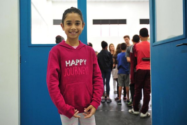 Aulas na Escola do Teatro Bolshoi no Brasil retornaram nesta quinta-feira. A pequena Gabriela Mariano Gonzaga, 10 anos, veio de Brasília-DF para realizar o sonho de ser bailarina profissional. Aulas na Escola do Teatro Bolshoi no Brasil retornaram nesta quinta-feira. A pequena Gabriela Mariano Gonzaga, 10 anos, veio de Brasília-DF para realizar o sonho de ser bailarina profissional.