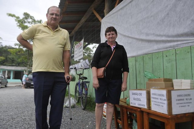 Blumenau - SC - Brasil - 16022018 - Ex-motorista da empresa Gloria Sr. Norbert Jacobi e Helga Blumenau - SC - Brasil - 16022018 - Ex-motorista da empresa Gloria Sr. Norbert Jacobi e Helga