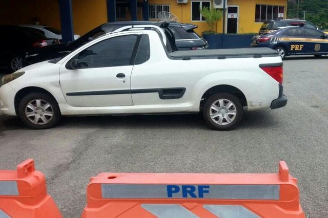 Apreensão de veículo na BR 101 Apreensão de veículo na BR 101