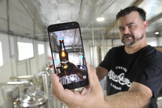 Blumenau - SC - Brasil - 01032018 - Davi Zimmermann dono da Alles Blau nova cervejaria de Blumenau. Blumenau - SC - Brasil - 01032018 - Davi Zimmermann dono da Alles Blau nova cervejaria de Blumenau.