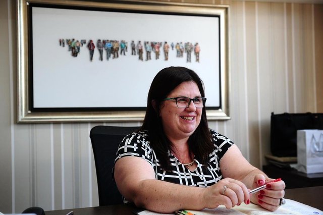 CAXIAS DO SUL, RS, BRASIL, 27/02/2018. Mulheres em Guaporé comandam mais de 60% dos negócios da cidade. Entrevistas especiais para o Dia da Mulher mostram a força do empreendedorismo feminino guaporense. Ivanir Gládis Lazzaretti é a proprietária da Qualitá Joias. (Diogo Sallaberry/Agência RBS) CAXIAS DO SUL, RS, BRASIL, 27/02/2018. Mulheres em Guaporé comandam mais de 60% dos negócios da cidade. Entrevistas especiais para o Dia da Mulher mostram a força do empreendedorismo feminino guaporense. Ivanir Gládis Lazzaretti é a proprietária da Qualitá Joias. (Diogo Sallaberry/Agência RBS)