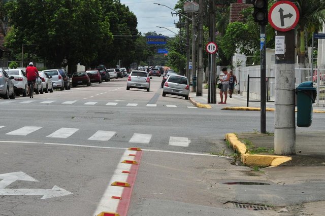 JOINVILLE,SC,BRASIL,05-03-2018.Implatação de ciclofaixa em Joinville.Rua Plácido Olimpio de Oliveira.(Foto:Salmo Duarte/A Notícia) JOINVILLE,SC,BRASIL,05-03-2018.Implatação de ciclofaixa em Joinville.Rua Plácido Olimpio de Oliveira.(Foto:Salmo Duarte/A Notícia)