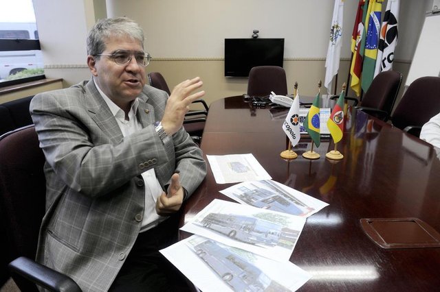 CAXIAS DO SUL, RS, BRASIL (12/04/2013) Paulo Corso. Paulo Corso, diretor comercial da Marcopolo, relata o projeto do ônibus do cantor Roberto Carlos. (Roni Rigon/Pioneiro) CAXIAS DO SUL, RS, BRASIL (12/04/2013) Paulo Corso. Paulo Corso, diretor comercial da Marcopolo, relata o projeto do ônibus do cantor Roberto Carlos. (Roni Rigon/Pioneiro)