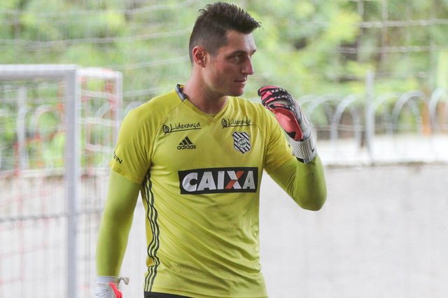 FLORIANÓPOLIS, SC, BRASIL, 10/01/2018: Apresentação de novos jogadores no Figueirense. Na foto: Denis (Foto: CRISTIANO ESTRELA / DIÁRIO CATARINENSE) FLORIANÓPOLIS, SC, BRASIL, 10/01/2018: Apresentação de novos jogadores no Figueirense. Na foto: Denis (Foto: CRISTIANO ESTRELA / DIÁRIO CATARINENSE)