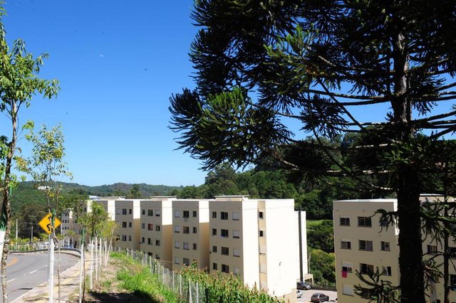 CAXIAS DO SUL, RS, BRASIL. NA FOTO, CONDOMÍNIO ROTA NOVA, LOCALIZADO NO LOTEAMENTO MATTIODA. MINHA CASA MINHA VIDA. (Roni Rigon/Pioneiro). CAXIAS DO SUL, RS, BRASIL. NA FOTO, CONDOMÍNIO ROTA NOVA, LOCALIZADO NO LOTEAMENTO MATTIODA. MINHA CASA MINHA VIDA. (Roni Rigon/Pioneiro).