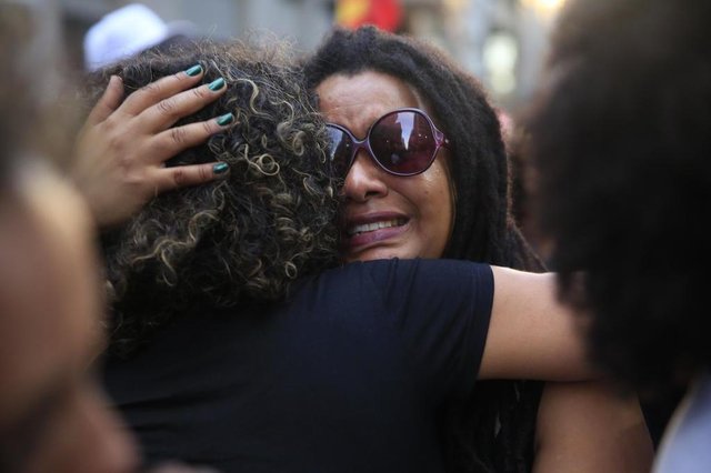 PORTO ALEGRE, RS, BRASIL, 15/03/2018- Manifestação pela Marielle, vereadora do PSOL assassinada no RJ. Ocorre na Esquina Democrática(FOTOGRAFO: ANSELMO CUNHA / AGENCIA RBS) PORTO ALEGRE, RS, BRASIL, 15/03/2018- Manifestação pela Marielle, vereadora do PSOL assassinada no RJ. Ocorre na Esquina Democrática(FOTOGRAFO: ANSELMO CUNHA / AGENCIA RBS)