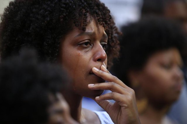 PORTO ALEGRE, RS, BRASIL, 15/03/2018- Manifestação pela Marielle, vereadora do PSOL assassinada no RJ. Ocorre na Esquina Democrática(FOTOGRAFO: ANSELMO CUNHA / AGENCIA RBS) PORTO ALEGRE, RS, BRASIL, 15/03/2018- Manifestação pela Marielle, vereadora do PSOL assassinada no RJ. Ocorre na Esquina Democrática(FOTOGRAFO: ANSELMO CUNHA / AGENCIA RBS)