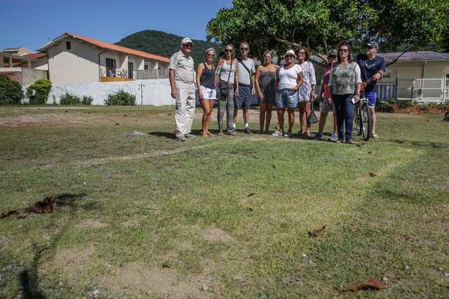 FLORIANOPOLIS, SC,B RASIL, 21/02/2018 - Moradores reivindicam area publica na praia da Armacao, sul da Ilha - Suposto dono de terreno arrancou a estacao de ginastica instalada pela prefeitura na beira da praia da ArmacaoLocal: FlorianópolisIndexador: Betina HumeresFonte: Diário Catarinense FLORIANOPOLIS, SC,B RASIL, 21/02/2018 - Moradores reivindicam area publica na praia da Armacao, sul da Ilha - Suposto dono de terreno arrancou a estacao de ginastica instalada pela prefeitura na beira da praia da ArmacaoLocal: FlorianópolisIndexador: Betina HumeresFonte: Diário Catarinense