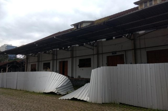 Incêndio atinge sala de prédio interditado da Cidadela Cultural Antarctica de Joinville Incêndio atinge sala de prédio interditado da Cidadela Cultural Antarctica de Joinville