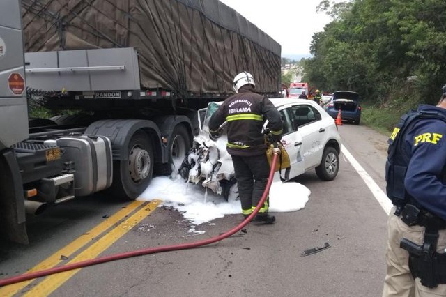 Acidente no Km 127 da BR-470, em Lontras, que teve uma vítima fatal Acidente no Km 127 da BR-470, em Lontras, que teve uma vítima fatal