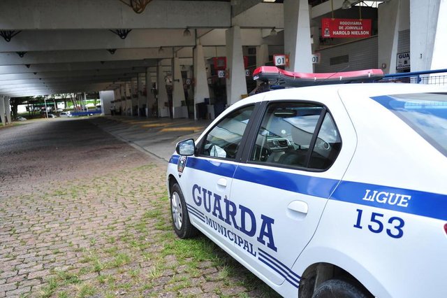JOINVILLE,SC,BRASIL,23-03-2018.Guarda municipal volta a atuar na rodoviária de Joinville.(Foto:Salmo Duarte/A Notícia) JOINVILLE,SC,BRASIL,23-03-2018.Guarda municipal volta a atuar na rodoviária de Joinville.(Foto:Salmo Duarte/A Notícia)