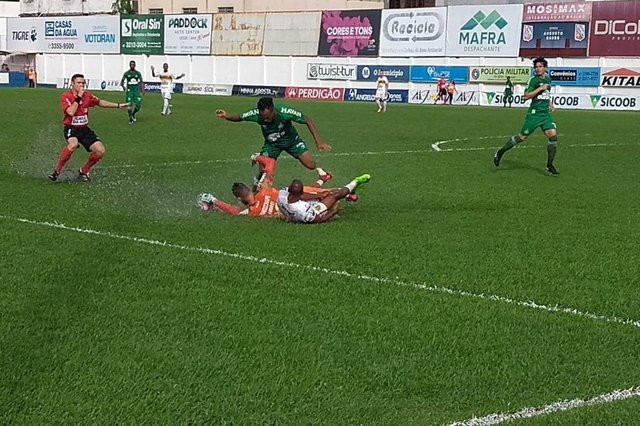 Brusque e Chapecoense empatam em 2 a 2 pela 16ª rodada do Campeonato Catarinense 2018 Brusque e Chapecoense empatam em 2 a 2 pela 16ª rodada do Campeonato Catarinense 2018
