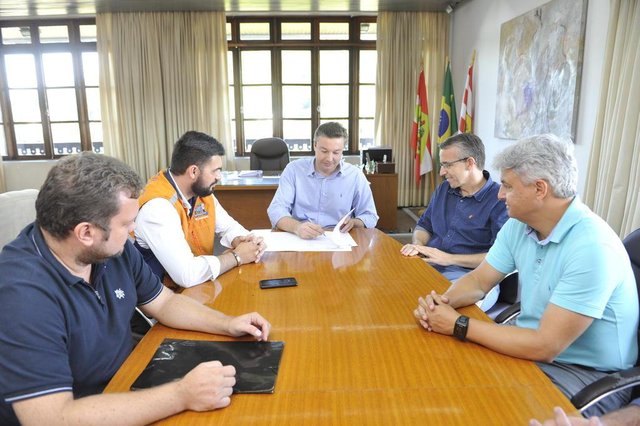 Blumenau - SC - Brasil - 02042018 - Prefeito Napoleão Bernardes assina decreto de situação de emergência Blumenau - SC - Brasil - 02042018 - Prefeito Napoleão Bernardes assina decreto de situação de emergência