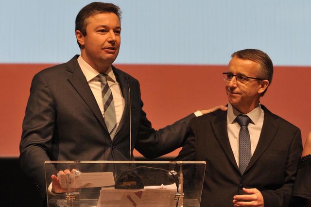 Blumenau - SC - Brasil - 05042018 - Despedida do prefeito de Blumenau lotou o Teatro Carlos Gomes e reuniu alguns dos principais articuladores da próxima eleição Blumenau - SC - Brasil - 05042018 - Despedida do prefeito de Blumenau lotou o Teatro Carlos Gomes e reuniu alguns dos principais articuladores da próxima eleição