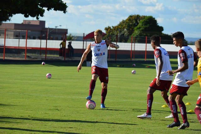 O meia Wesley Natã é destaque do Atlético-GO O meia Wesley Natã é destaque do Atlético-GO