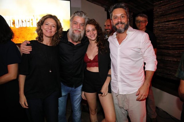 Supersérie Onde Nascem os Fortes estreia em 23 de abril na NSC TVNova trama da Globo é uma história de amor, paixões, ódio e perdãoAs chamadas já estão sendo exibidas durante a programação da NSC TV (afilhada Globo), deixando aquela pontinha de curiosidade. Como será a nova a supersérie das 23h que vai estrear no dia 23 de abril? Obra de George Moura e Sergio Goldenberg, Onde Nascem os Fortes é uma história de amor, paixões, ódio e perdão, ambientada no sertão nordestino. Supersérie Onde Nascem os Fortes estreia em 23 de abril na NSC TVNova trama da Globo é uma história de amor, paixões, ódio e perdãoAs chamadas já estão sendo exibidas durante a programação da NSC TV (afilhada Globo), deixando aquela pontinha de curiosidade. Como será a nova a supersérie das 23h que vai estrear no dia 23 de abril? Obra de George Moura e Sergio Goldenberg, Onde Nascem os Fortes é uma história de amor, paixões, ódio e perdão, ambientada no sertão nordestino.