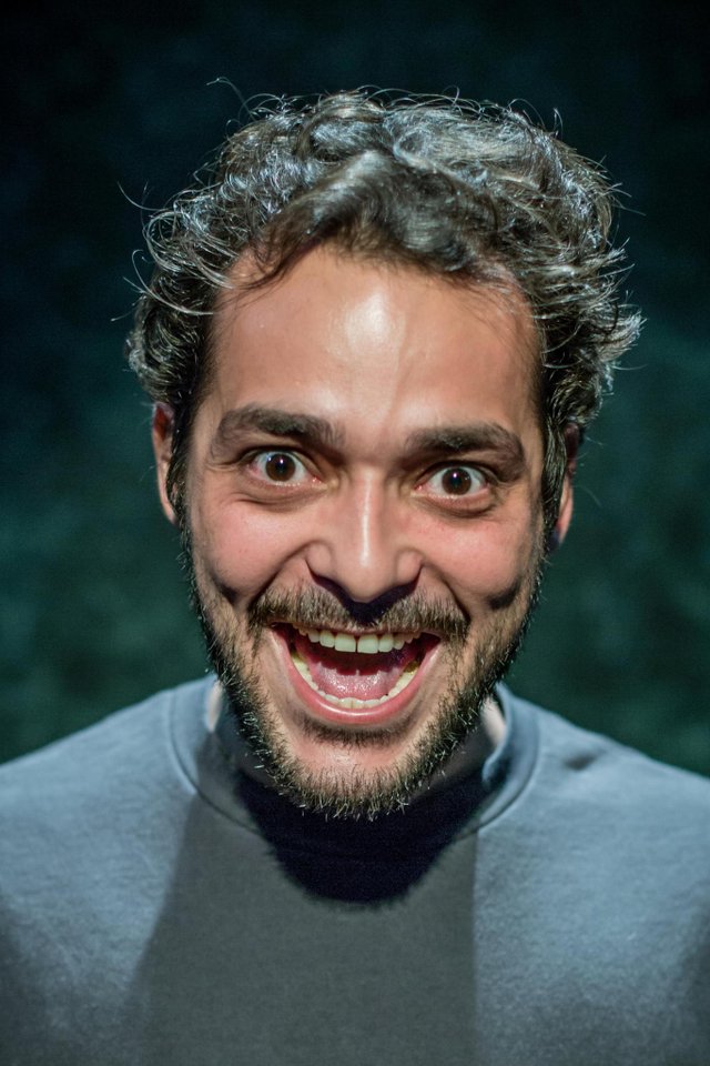 O ator e humorista Eduardo Sterblitch apresenta hoje e amanhã em Florianópolis o espetáculo O Rei do Mundo - Uma Comédia Sobrenatural O ator e humorista Eduardo Sterblitch apresenta hoje e amanhã em Florianópolis o espetáculo O Rei do Mundo - Uma Comédia Sobrenatural
