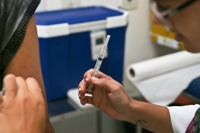 FLORIANÓPOLIS, SC, BRASIL, 23/04/2018: Vacinação da Gripe em Florianópolis. NA foto: Doses da Vacina Influenza (Foto: CRISTIANO ESTRELA / DIÁRIO CATARINENSE) FLORIANÓPOLIS, SC, BRASIL, 23/04/2018: Vacinação da Gripe em Florianópolis. NA foto: Doses da Vacina Influenza (Foto: CRISTIANO ESTRELA / DIÁRIO CATARINENSE)