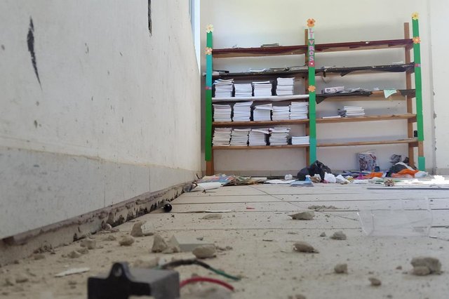 Escola municipal interdita em Penha. Escola municipal interdita em Penha.