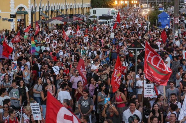 FLORIANÓPOLIS, SC, BRASIL - 25/04/2018Protesto do sindicato dos servidores públicos Sindserv contra as Organizações Sociais FLORIANÓPOLIS, SC, BRASIL - 25/04/2018Protesto do sindicato dos servidores públicos Sindserv contra as Organizações Sociais