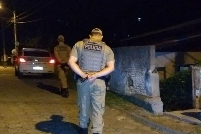 Homem assassinado em Blumenau Homem assassinado em Blumenau