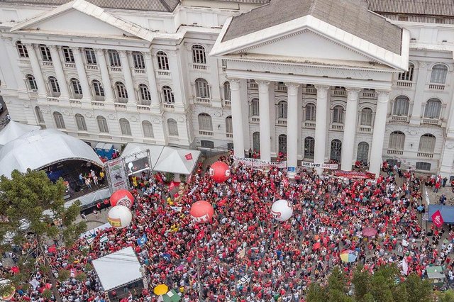 Curitiba PR 01 05 2018 Ato unificado do 1° de Maio, pela liberdade de Lula e em defesa da democracia, na Praça Santos Andrade, em Curitiba. (Ricardo Stuckert/Divulgação) Curitiba PR 01 05 2018 Ato unificado do 1° de Maio, pela liberdade de Lula e em defesa da democracia, na Praça Santos Andrade, em Curitiba. (Ricardo Stuckert/Divulgação)