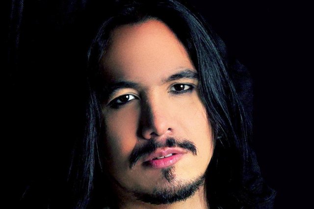 Músico Kiko Ferrer Músico Kiko Ferrer