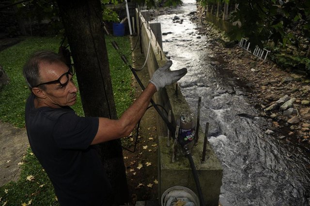 CAXIAS DO SUL, RS, BRASIL, 03/05/2018 - Moradores de Galópolis sofrem com inundações do Arroio Pinhal. NA FOTO:Geraldo Stragliotto, 65, que teme perder a centenária casa da família. (Marcelo Casagrande/Agência RBS) CAXIAS DO SUL, RS, BRASIL, 03/05/2018 - Moradores de Galópolis sofrem com inundações do Arroio Pinhal. NA FOTO:Geraldo Stragliotto, 65, que teme perder a centenária casa da família. (Marcelo Casagrande/Agência RBS)