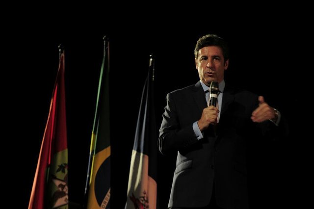 Embaixador Carlos Magariños: Economista, diplomata, embaixador da Argentina no Brasil, fundador da Foresight 2020 e da Global Business Development Network.Tema: O Futuro do Trabalho. Palestra: Soluções e oportunidades - presente do futuro Embaixador Carlos Magariños: Economista, diplomata, embaixador da Argentina no Brasil, fundador da Foresight 2020 e da Global Business Development Network.Tema: O Futuro do Trabalho. Palestra: Soluções e oportunidades - presente do futuro