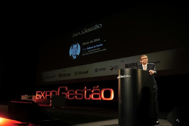Décio da Silva: Presidente do Conselho de Administração da WEG S.A., WPA Participações e Serviços S.A., Oxford Porcelanas S.A., Membro do Conselho de Administração da Tigre S.A., Membro do Conselho Consultivo da HAVAN.Tema: Cultura de GestãoPalestra: Conselhos que todo líder deve levar em conta Décio da Silva: Presidente do Conselho de Administração da WEG S.A., WPA Participações e Serviços S.A., Oxford Porcelanas S.A., Membro do Conselho de Administração da Tigre S.A., Membro do Conselho Consultivo da HAVAN.Tema: Cultura de GestãoPalestra: Conselhos que todo líder deve levar em conta