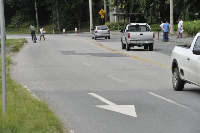 Blumenau - SC - Brasil - 22032018 - Obras viárias vão complicar ainda mais o trânsito de Blumenau. Rua Bahia. Blumenau - SC - Brasil - 22032018 - Obras viárias vão complicar ainda mais o trânsito de Blumenau. Rua Bahia.
