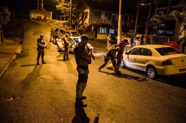 Nova fase da operação Adsumus, em Blumenau, tem quase 500 pessoas abordadas e seis detidas Nova fase da operação Adsumus, em Blumenau, tem quase 500 pessoas abordadas e seis detidas