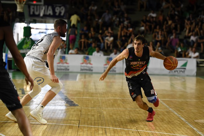Victor Lira / Bauru Basket, divulgação Victor Lira / Bauru Basket, divulgação