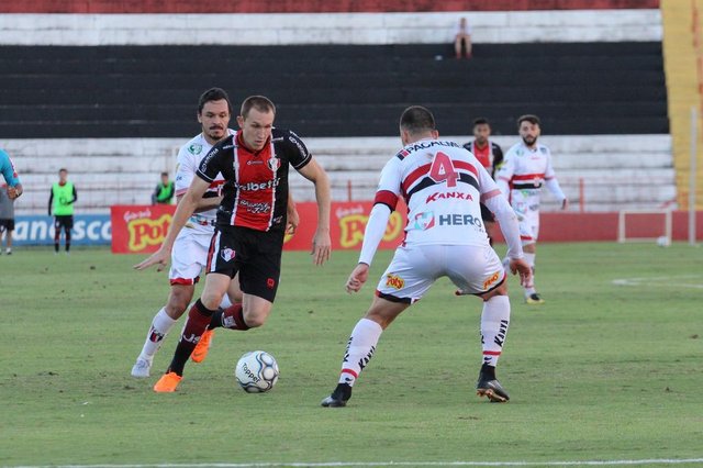 Na estreia do técnico, JEC perde por 3 a 0 para o Botafogo-SP Na estreia do técnico, JEC perde por 3 a 0 para o Botafogo-SP