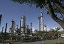 Presidente da Petrobras negocia com petroleiros para evitar greve