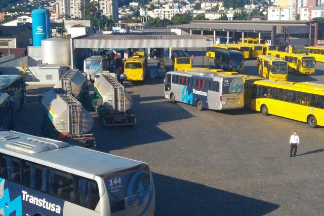 Empresas de transporte coletivo de Joinville recebem combustíveis nesta segunda-feira Empresas de transporte coletivo de Joinville recebem combustíveis nesta segunda-feira