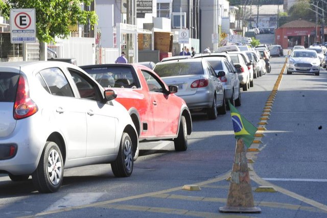 JOINVILLE,SC,BRASIL,28-05-2018.Greve dos Caminhoneiros. Falta de mercadorias em mercado da cidade.Fila pra compra de combustível.(Foto:Salmo Duarte/A Notícia) JOINVILLE,SC,BRASIL,28-05-2018.Greve dos Caminhoneiros. Falta de mercadorias em mercado da cidade.Fila pra compra de combustível.(Foto:Salmo Duarte/A Notícia)
