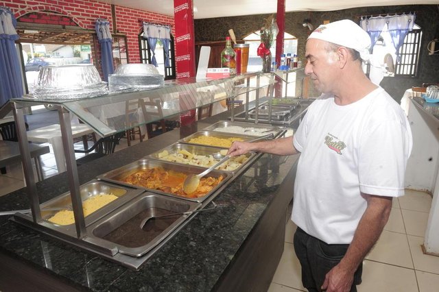 JOINVILLE,SC,BRASIL,25-08-2018.Greve dos Caminhoneiros.Impacto na economia da cidade.Restaurantes,Roberto Alves.(Foto:salmo Duarte/A Notícia) JOINVILLE,SC,BRASIL,25-08-2018.Greve dos Caminhoneiros.Impacto na economia da cidade.Restaurantes,Roberto Alves.(Foto:salmo Duarte/A Notícia)