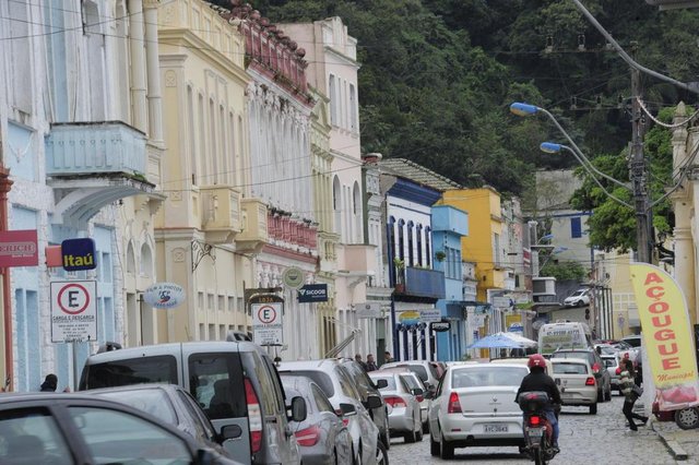 SÃO FRANCISCO DO SUL,05-06-2018.Centro Histórico de São Francisco do Sul está ameaçado,tombado como patrimônio histórico desde 1987, o conjunto arquitetônico de São Francisco do Sul tem vários imóveis destruidos.(Foto:Salmo Duarte/A Notícia) SÃO FRANCISCO DO SUL,05-06-2018.Centro Histórico de São Francisco do Sul está ameaçado,tombado como patrimônio histórico desde 1987, o conjunto arquitetônico de São Francisco do Sul tem vários imóveis destruidos.(Foto:Salmo Duarte/A Notícia)