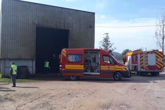 Homem morre em acidente de trabalho na Margem Esquerda, em Gaspar Homem morre em acidente de trabalho na Margem Esquerda, em Gaspar
