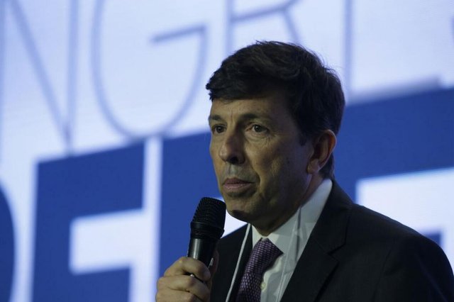 João Amoêdo (Partido Novo) segue palestras dos presidenciáveis no Congresso de Prefeitos. João Amoêdo (Partido Novo) segue palestras dos presidenciáveis no Congresso de Prefeitos.