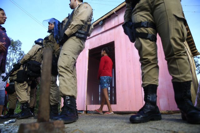 Demolição e desapropriação de casas no Alto da Caieira no Saco dos Limões Demolição e desapropriação de casas no Alto da Caieira no Saco dos Limões